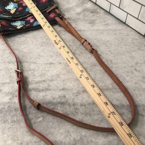 Disney Dooney & Bourke Crossbody Alice in Wonderland 65th Anniversary Teatime - Picture 14 of 15